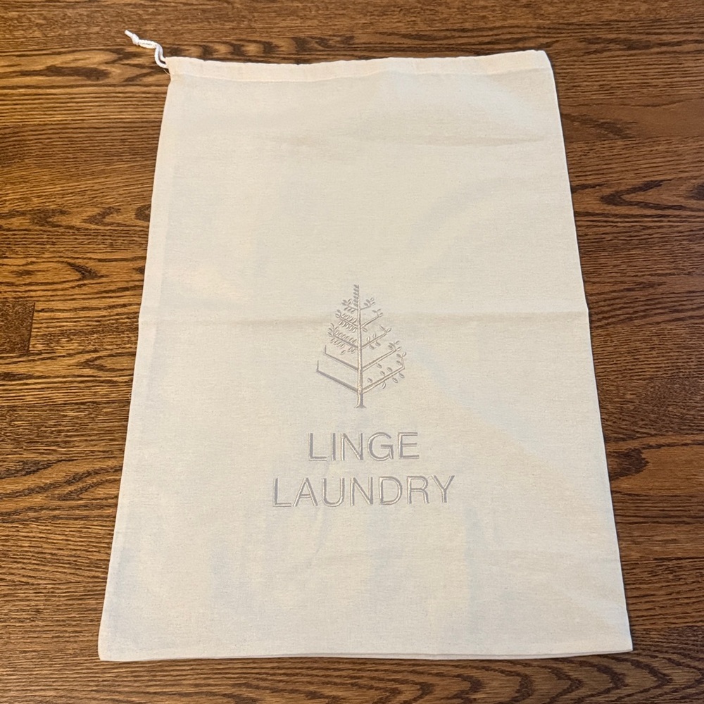 Four Seasons Hotel Cream Drawstring Linge Laundry Bag